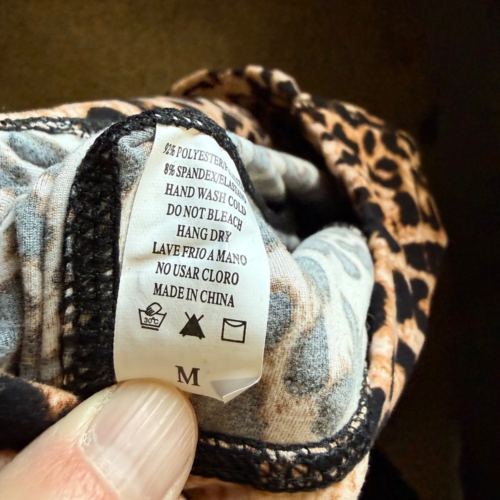Leopard Print Bike Shorts Women's Pockets Athletic Workout Leggings Size M - Picture 5 of 5